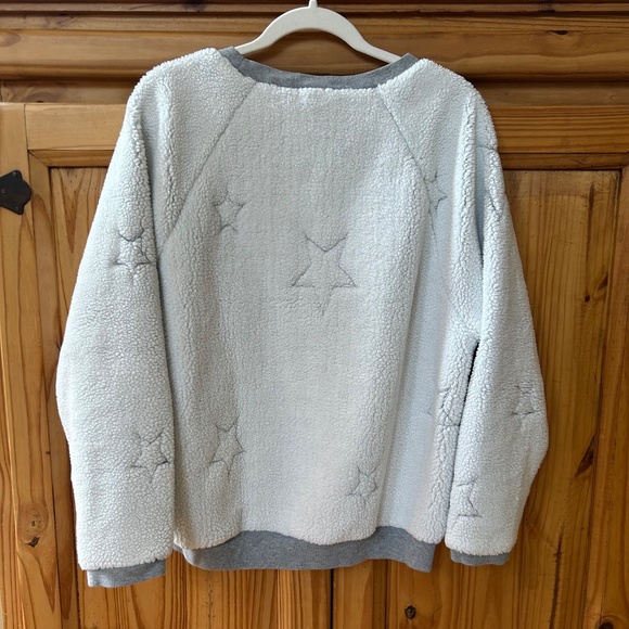 Dylan Pullover Sweatshirt Women's Fleece White and Gray Stars Size Small - Picture 5 of 7
